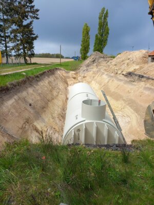 Foto zur Meldung: Einbau Löschwasserzisterne in Kantow