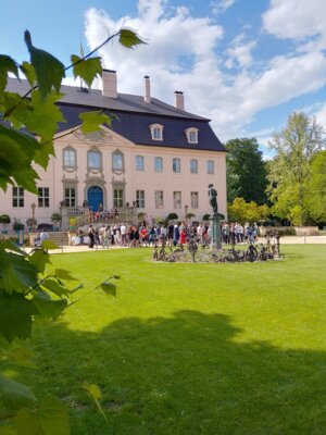 Foto zur Meldung: Kinder treffen Blechen - Ausstellungseröffnung