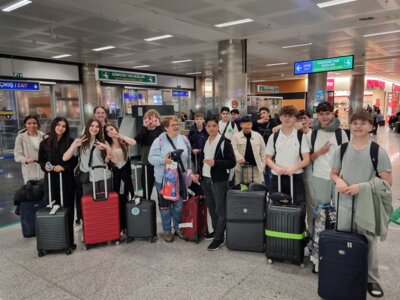 Ankunft am Flughafen Izmir (Bild vergrößern)