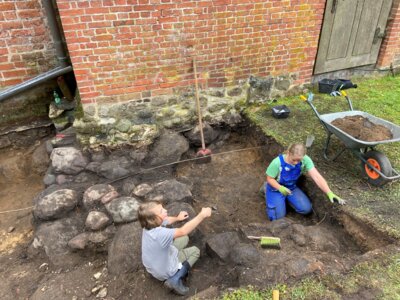 Foto: Rolandstadt Perleberg | Die "Jungen Archäologen Prignitz" sind in diesem Jahr in Kletzke bei Ausgrabungen zu finden. Das Foto entstand im vergangenen Jahr in Marienfließ.