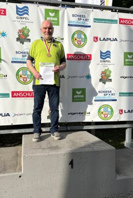 Foto zur Meldung: Gold- und Silbermedaille für Manfred Schreiner und Platz 9 für die Mannschaft