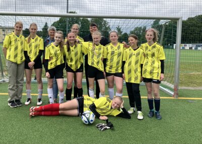 Fußballerinnen der Regionalen Schule Loitz erkämpfen den 3. Platz im Landesfinale in Rostock