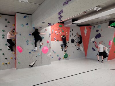 Boulder- und Seilkletterausflug WPU Sport Jg. 7 und 9 (Bild vergrößern)