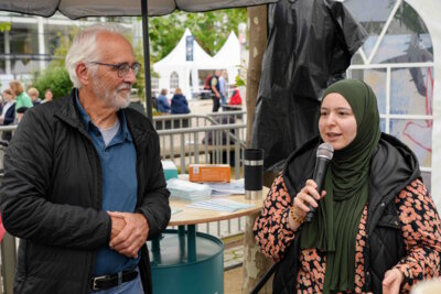 Begegnungen auf dem Katholikentag in Erfurt zw. Christen und Muslimen (Bild vergrößern)