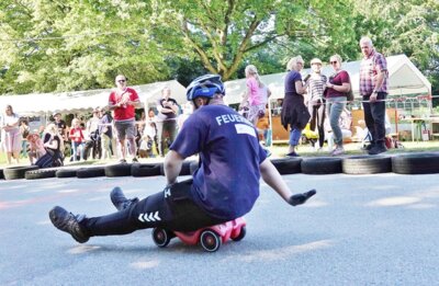 Foto zur Meldung: Bobbycar-Rennen 2024: Ergebnisse und ein Stromausfall