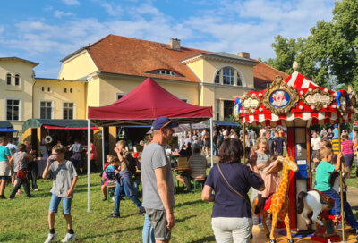 Foto zur Meldung: Buntes Programm beim Gutsparkfest