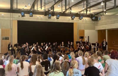 "Peter und der Wolf" begeistert die Grundschule am Sommerberg
