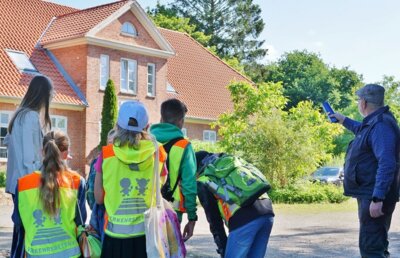 Foto zur Meldung: Schulklasse besuchte das Heimatmuseum „De ole Rökerkaat“