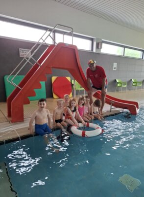 Anfängerschwimmkurs für Kinder im Hallenbad Gedern erfolgreich durchgeführt (Bild vergrößern)