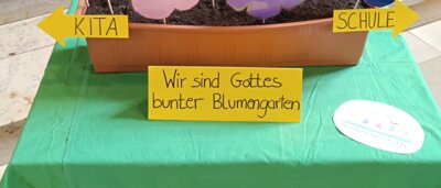Abschlussgottesdienst unter dem Motto - Wir sind Gottes bunter Blumengarten (Bild vergrößern)