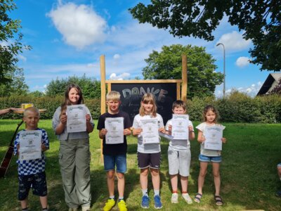 Ehrungen im Rahmen unserer Schülerversammlung am 11.07.2024 (Bild vergrößern)
