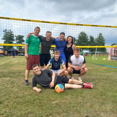 Foto zur Meldung: Erneuter 3. Platz für unsere Volleyballer beim Jubiläums-Sportfest in Drachhausen