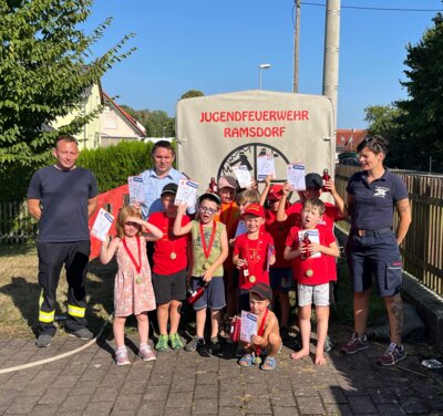 Foto zur Meldung: Abnahme Kinderflamme 1 Kinderfeuerwehr Ramsdorf