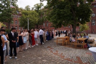 Foto zur Meldung: Zeugnisübergabe 10ten Klassen am 16.07.2024