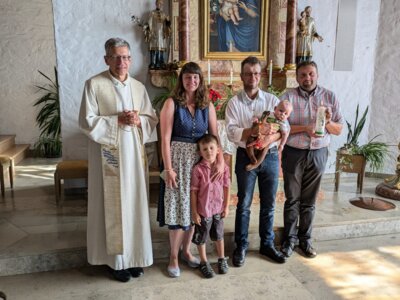 Taufsakrament für Jakob und Franziska (Bild vergrößern)