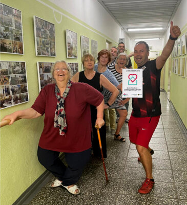 Handläufe im Vereinsgebäude angebracht (Bild vergrößern)