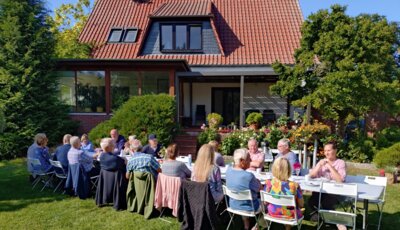 Wo der „Aufhübschraum“ (fast) wichtiger ist, als die Rosen im Garten: Rosenkränzchen bei Ronald Haffner