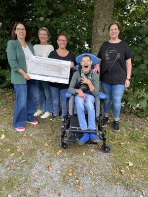 Foto zur Meldung: LFG-Treff sammelt 2500 Euro Spenden für Seelöwentherapie