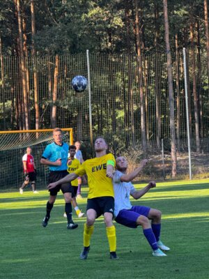 Erste muss sich trotz 3 Toren geschlagen geben (Bild vergrößern)