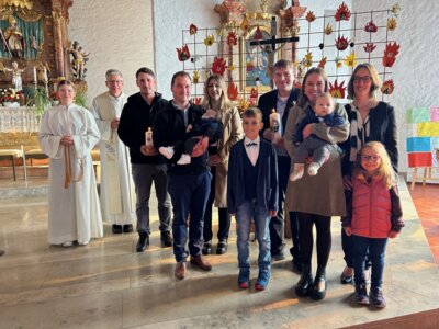 Taufe im Zeichen des Heiligen Geistes (Bild vergrößern)
