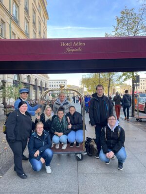 Foto zu Meldung: Exklusivität erleben: Unsere Hauswirtschaftler im Adlon