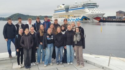 Die Klasse 10a im Hafen
