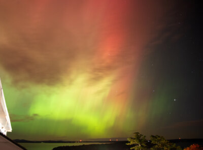 Polarlicht am 10.10.2024 über der Frenchman Bay in Maine, USA