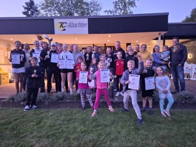 Über 50 Teilnehmer ermitteln Clubmeister (Bild vergrößern)