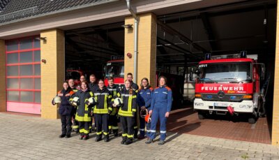 Foto zur Meldung: Feuerwehr begrüßt frisch ausgebildete Truppmänner/-frauen