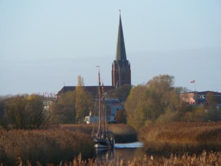 Kirche mit Este Kirche mit Este