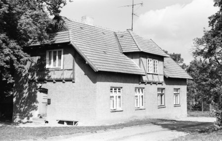 Die sogenannte Schnitterkaserne am Weg nach Franzensberg