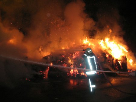 Feuer Strohballen Feuer Strohballen