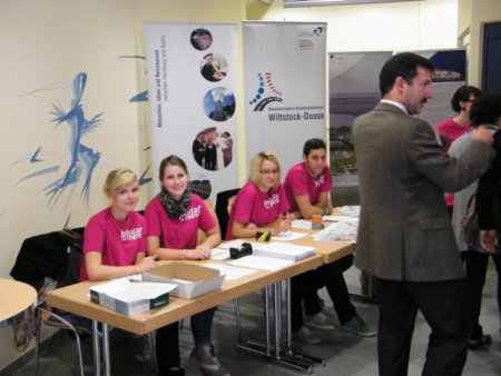 Die Messeassistenten des Gymnasiums Kyritz
