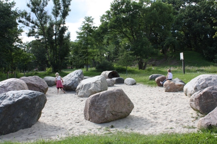 Steinspielplatz an der Herberge Steinspielplatz an der Herberge