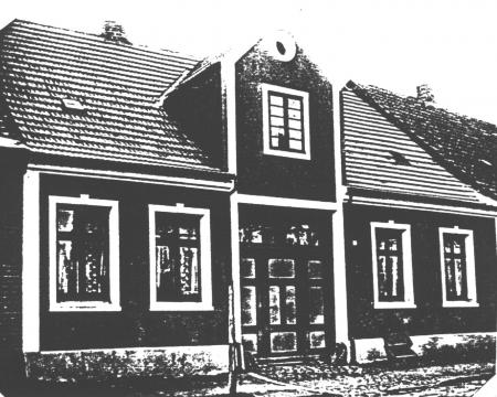 In diesem Haus in der Bahnhofstraße (heute Nr. 5) wohnte Johann August Traugott Kolar
