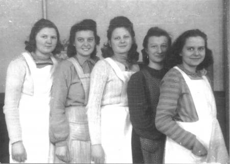 Kindergärtnerinnen 1949 (2)