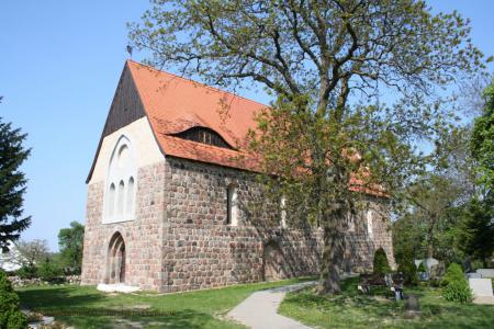 Südwestansicht der Kirche in Cremzow