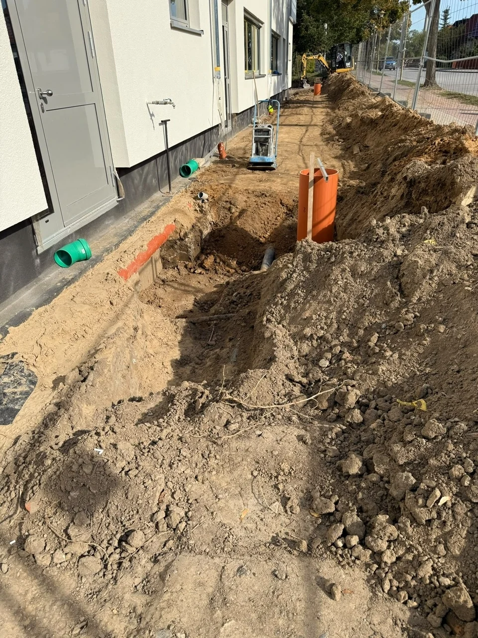 Graben zur Mauerwerkstrockenlegung
