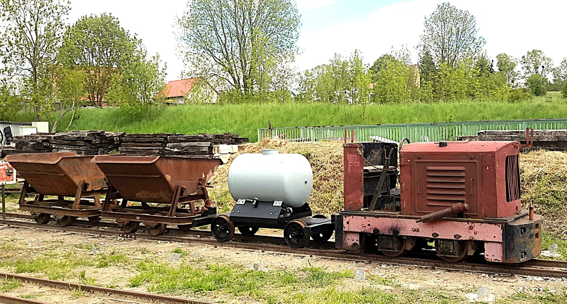 Feldbahn Ns1 mit Loren