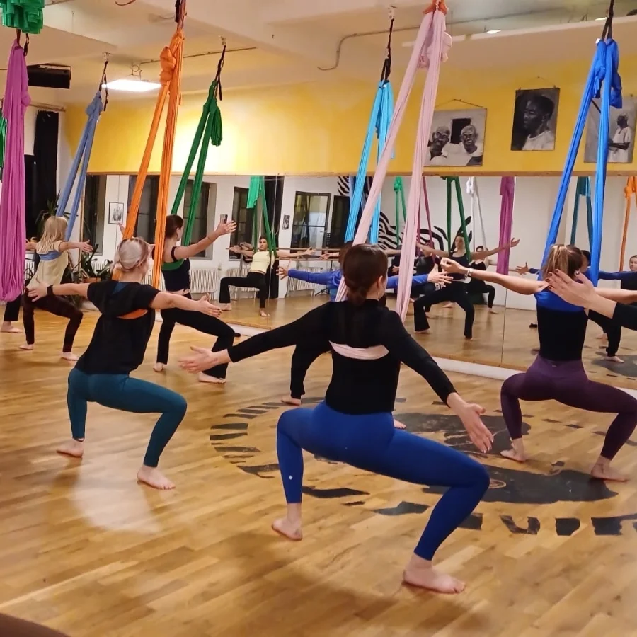 AERIAL YOGA