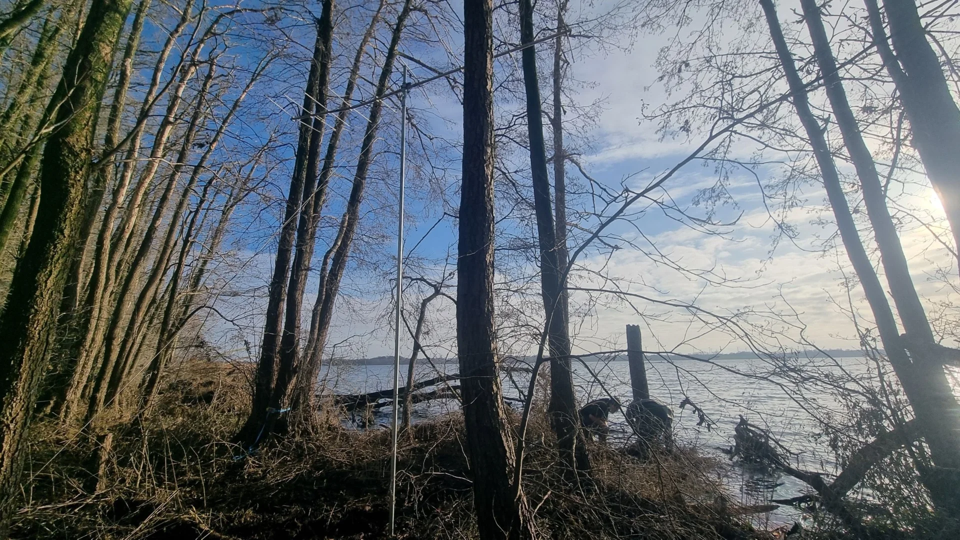 A fixed antenna is being installed at lake Hemmelsdorf (Photo: ©IfB)