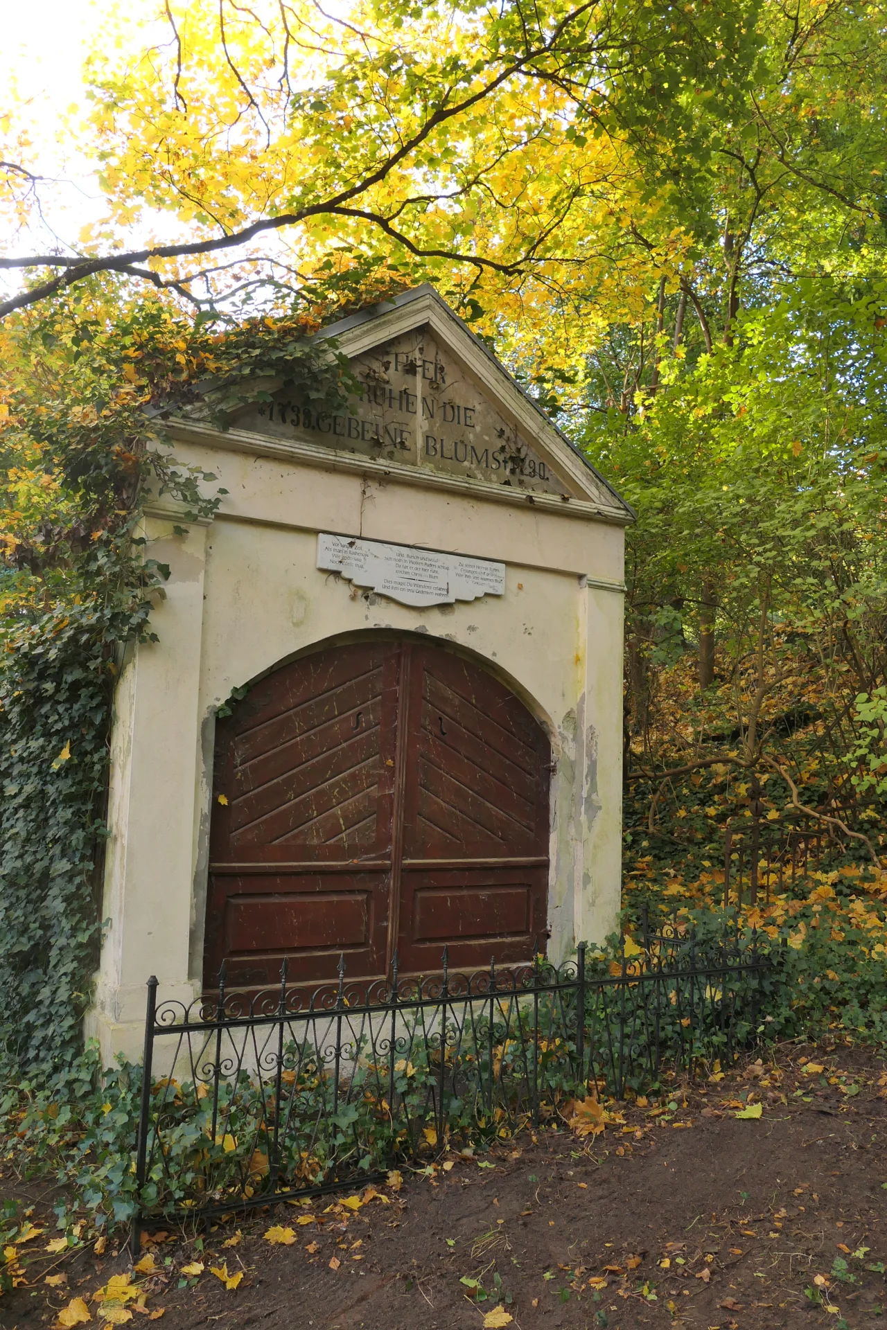 Mausoleum Blums