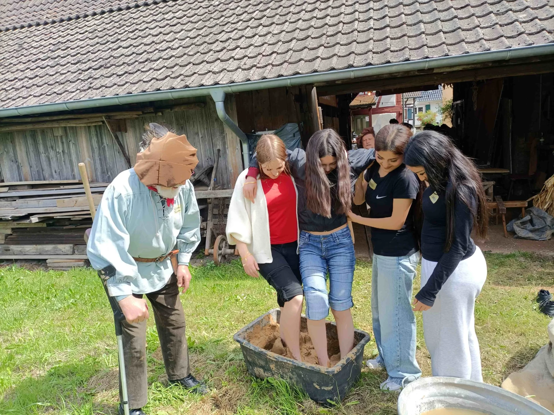 Lehm treten macht Spaß