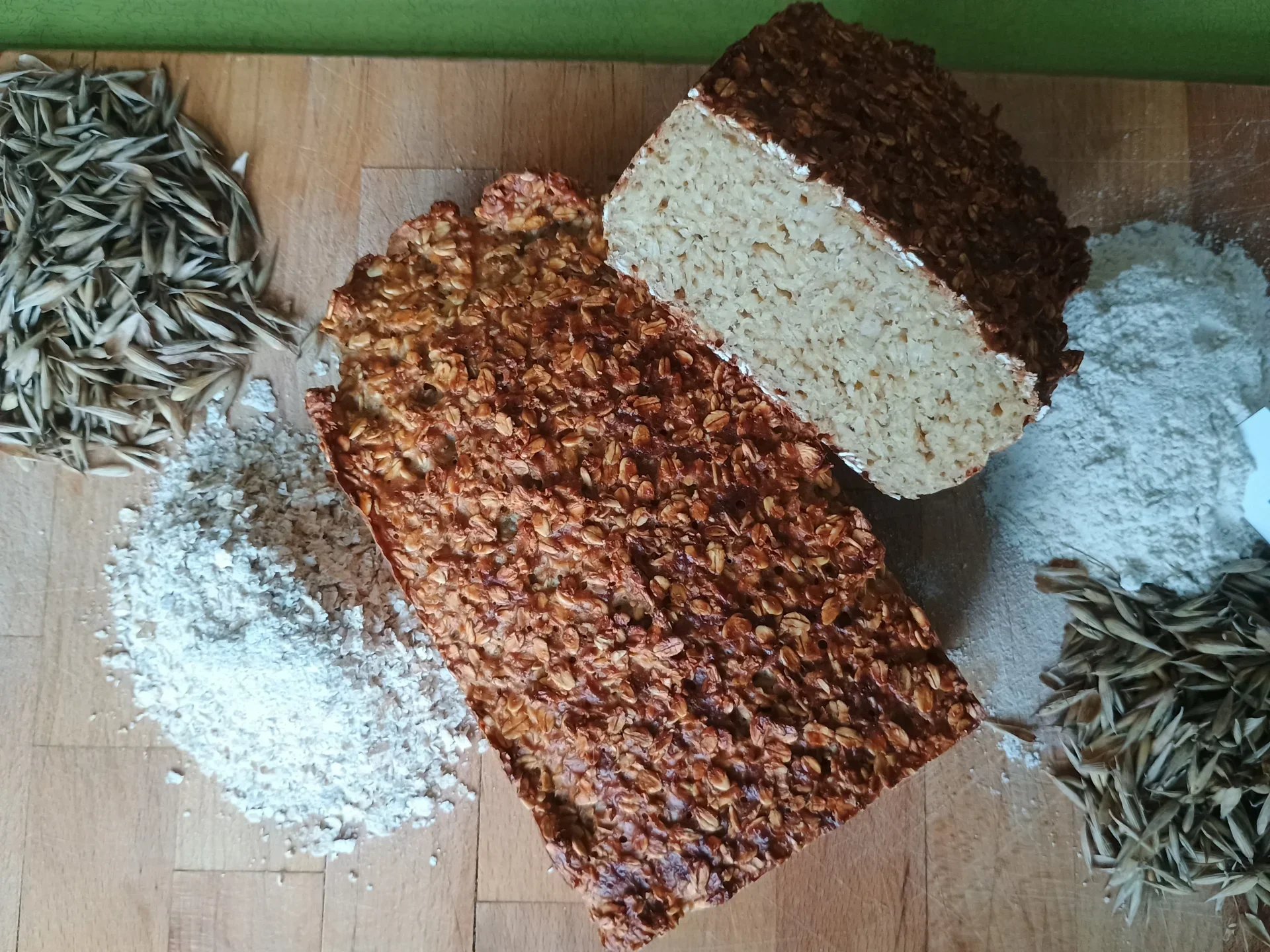 Lecker Brot aus dem Lehmbackofen
