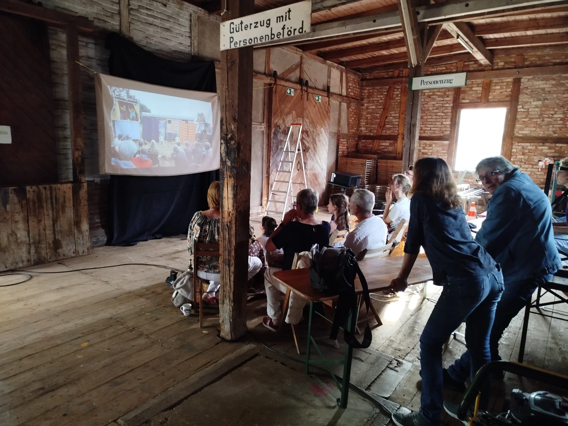 Filmvorführung Wildwux im Güterschuppen