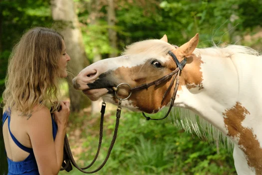 Larissa mit Pferd
