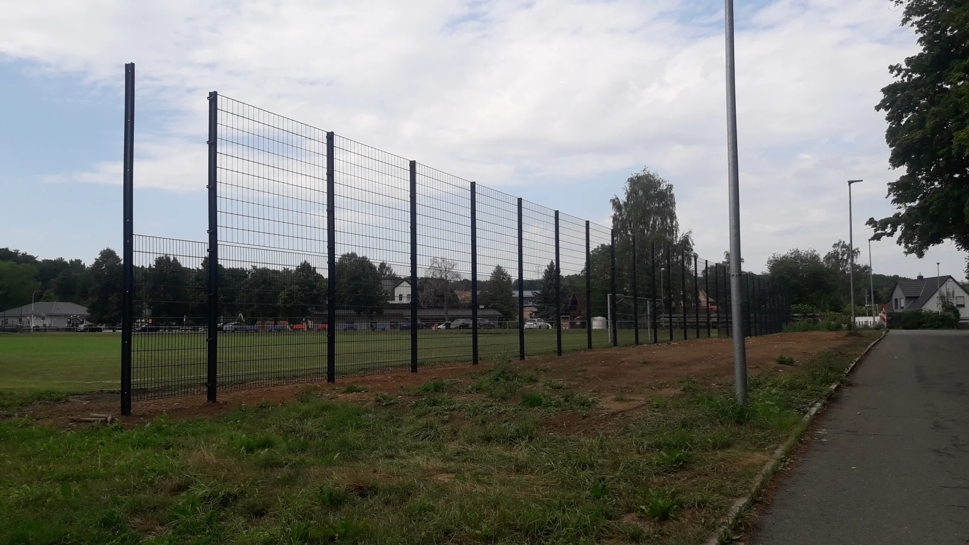 der neue Ballfangzaun