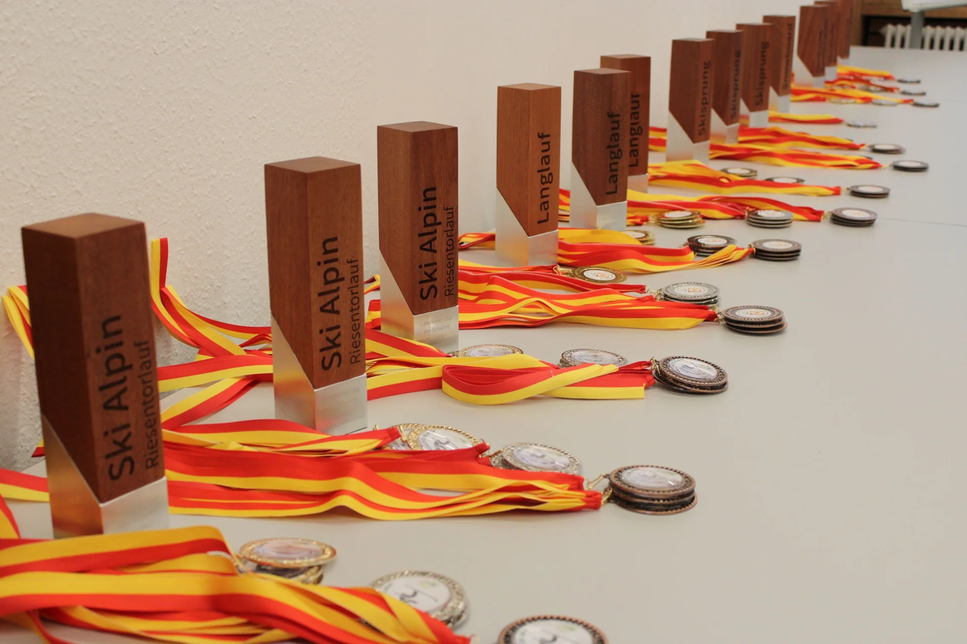 Pokale Landkreis-Cup der Schulen BHW