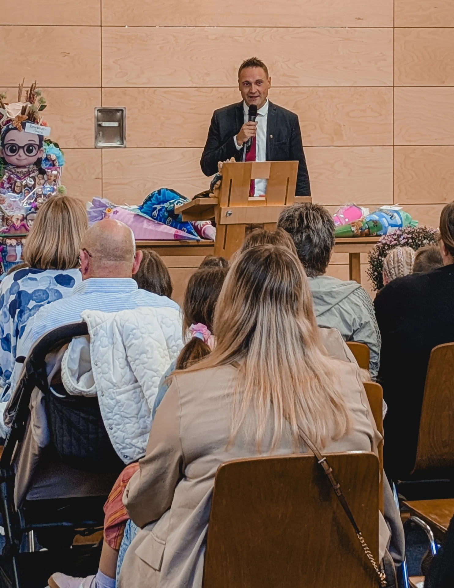 Der Bürgermeister hatte auch ein Grußwort für die Kinder