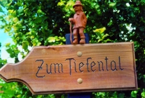 Schild Tiefental